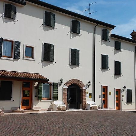Relais Corte Pontigliardo Colà Exteriör bild