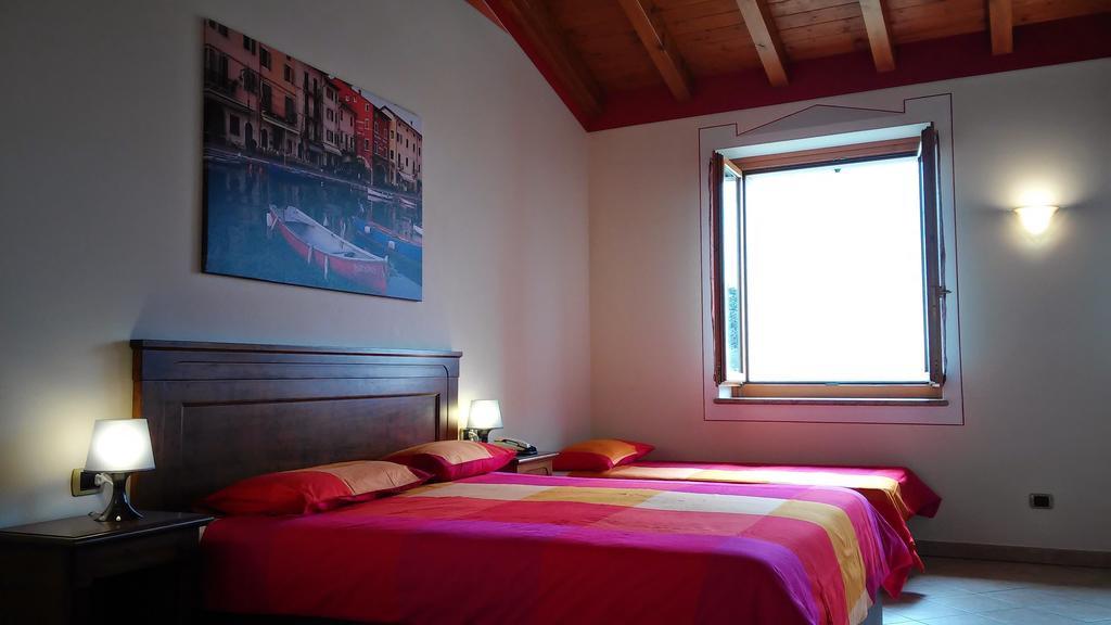 Relais Corte Pontigliardo Colà Rum bild