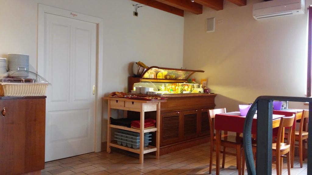 Relais Corte Pontigliardo Colà Exteriör bild