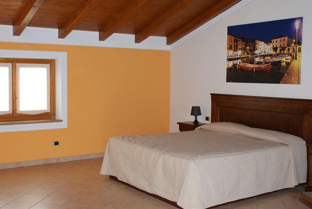 Relais Corte Pontigliardo Colà Exteriör bild