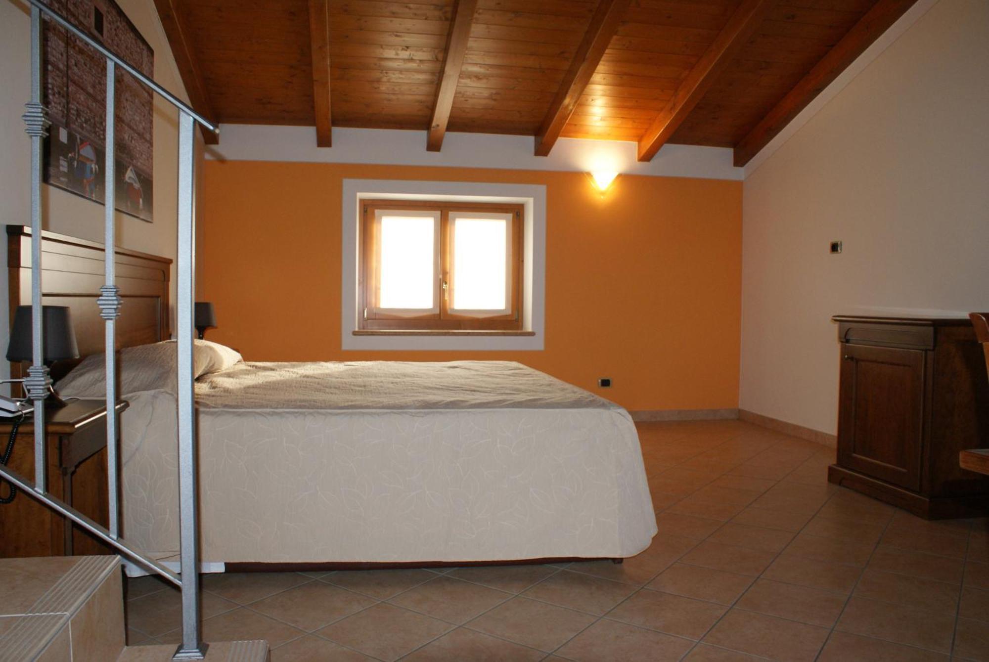 Relais Corte Pontigliardo Colà Exteriör bild
